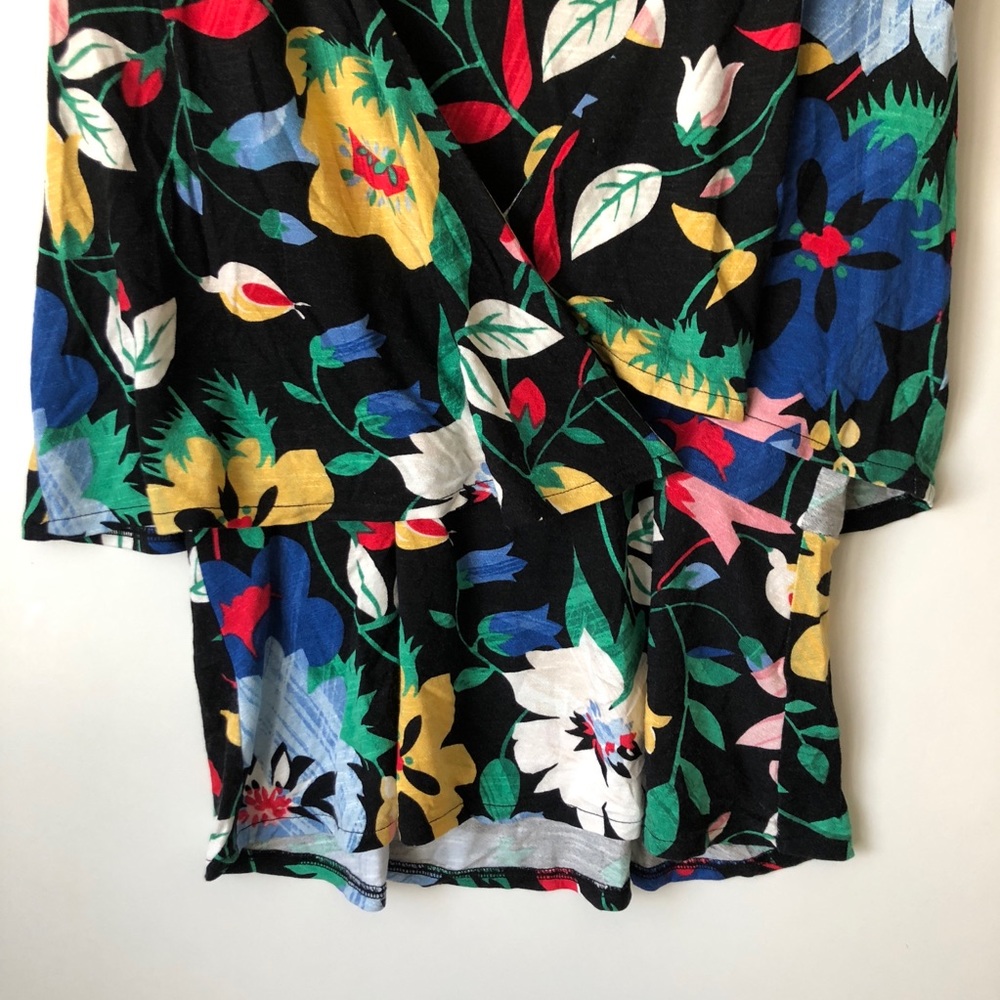 [Deletta] Cold Shoulder Floral Top - Picture 5 of 5